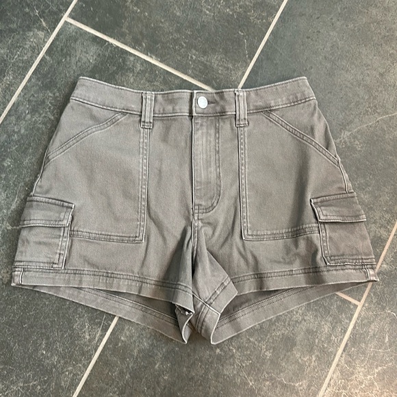 Hollister Ultra High Rise Mom Short - Picture 1 of 4